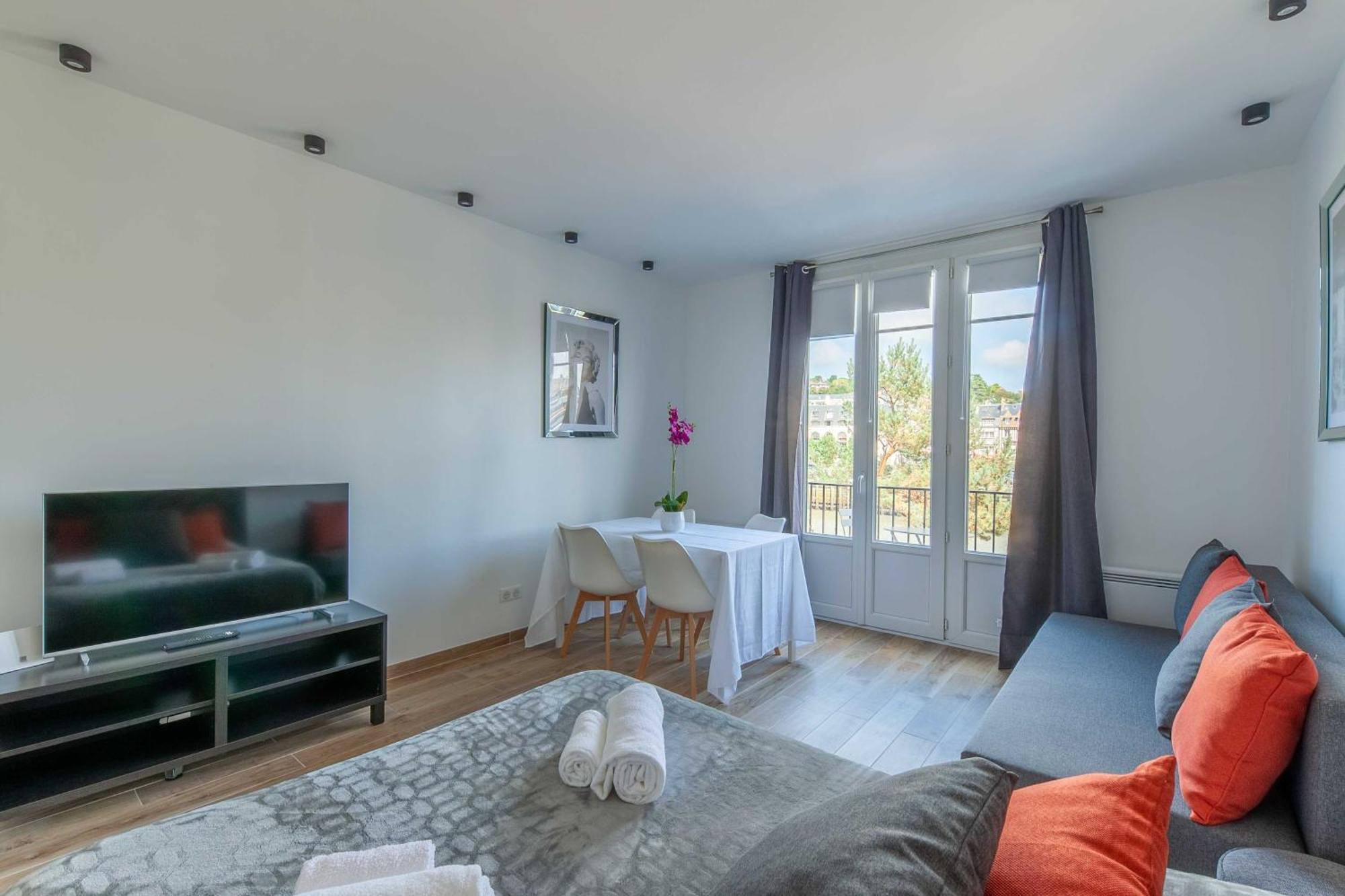 Studio Sleeps 4 With Terrace, 500M Place Morny Deauville Ngoại thất bức ảnh